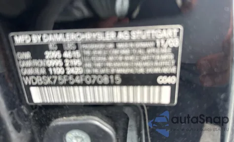 2004 Mercedes-Benz Sl 500 z USA, uszkodzony, nr VIN WDBSK75F54F070815